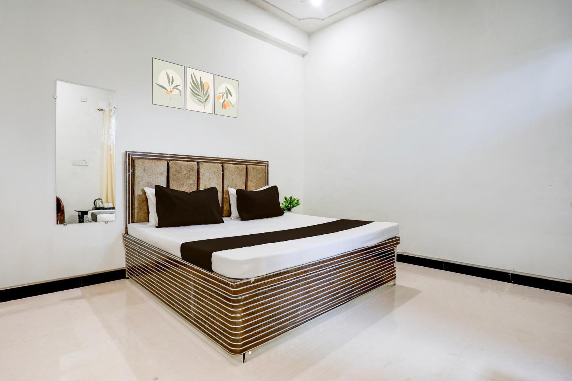 Hotel O Kanha Galaxy Brothers Group Kanpur Bagian luar foto